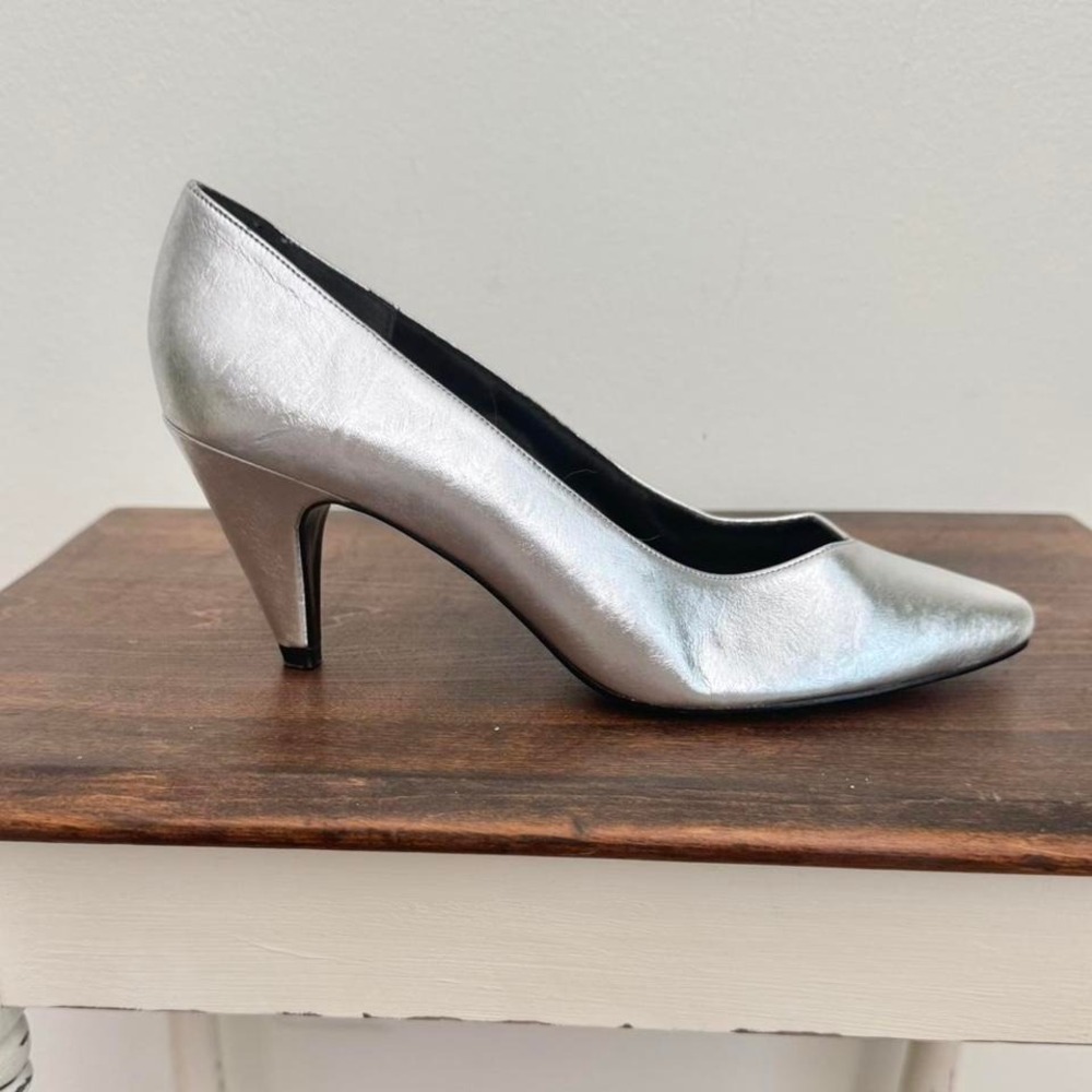 Vintage silver metallic heel size 7.5 narrow 90s pointed kitten minimal‎